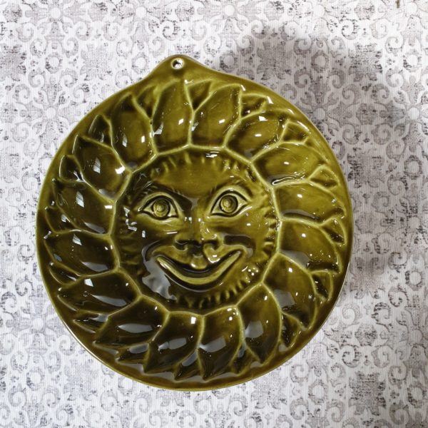 Molde cerámica esmaltada musgo con forma de sol